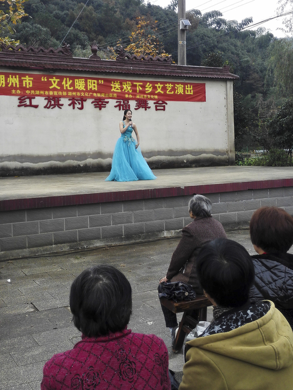 理论课堂变身“欢乐现场秀”